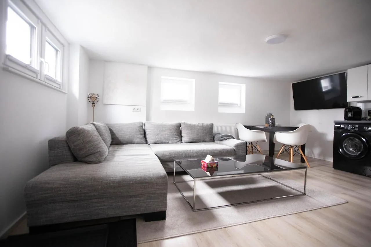80Qm - 4 Rooms - Private Parking - Keller-Basement - Mallibase Apartments Hannover 0*,  Germany